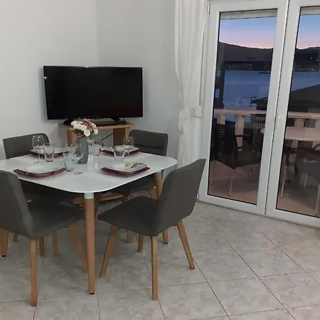 By The Sea Okrug Gornji, Ciovo - 20055 Τρογκίρ